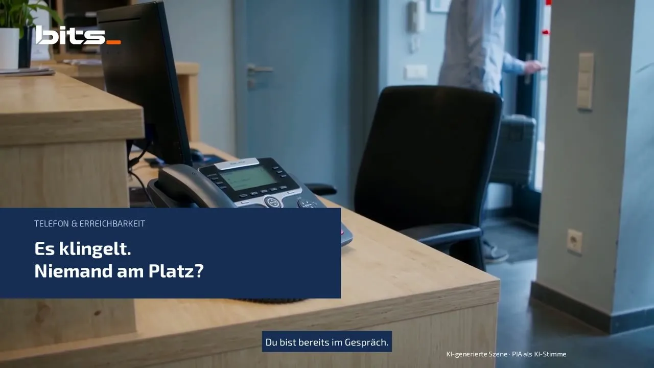 Empfangstresen mit Bürotelefon und leerem Stuhl, im Hintergrund geht eine Person zur Tür, dazu die Tafel «Es klingelt. Niemand am Platz?»